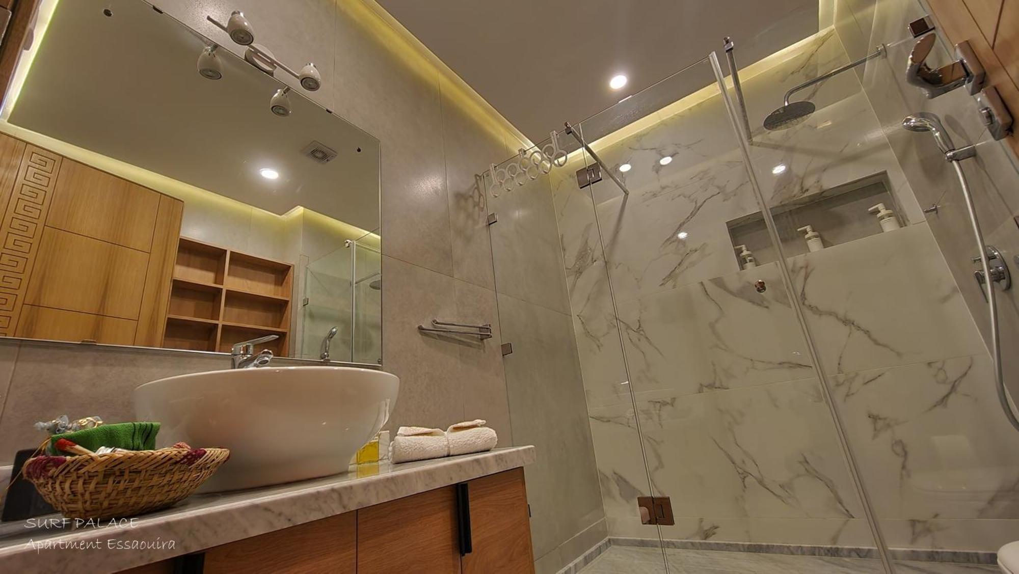 Surf Palace Beachfront Apartment Эс-Сувейра Экстерьер фото