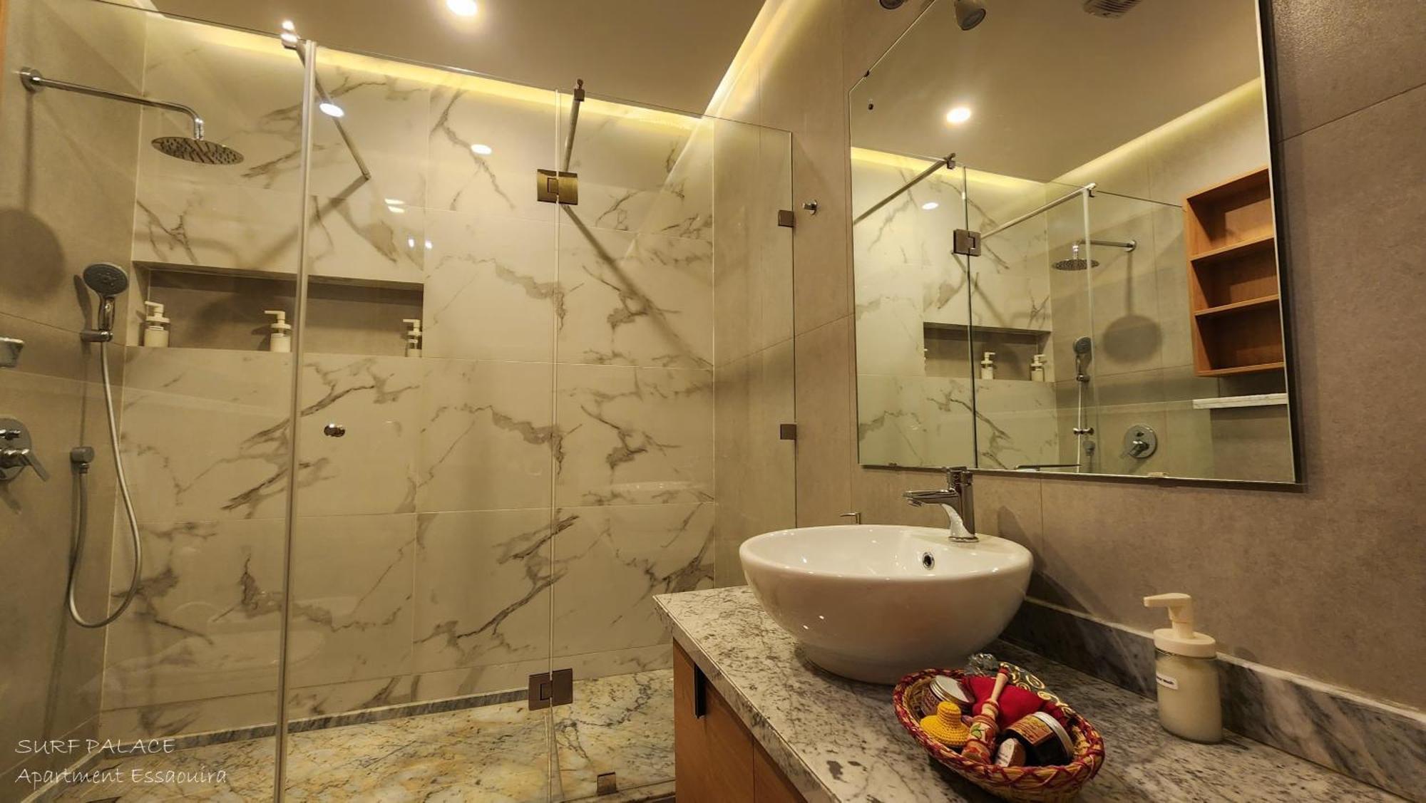 Surf Palace Beachfront Apartment Эс-Сувейра Экстерьер фото